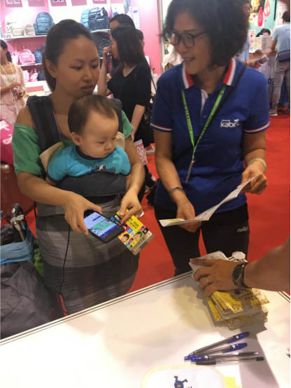 佳贝艾特携港版婴幼儿羊奶粉亮相香港最大BB展(图3)
